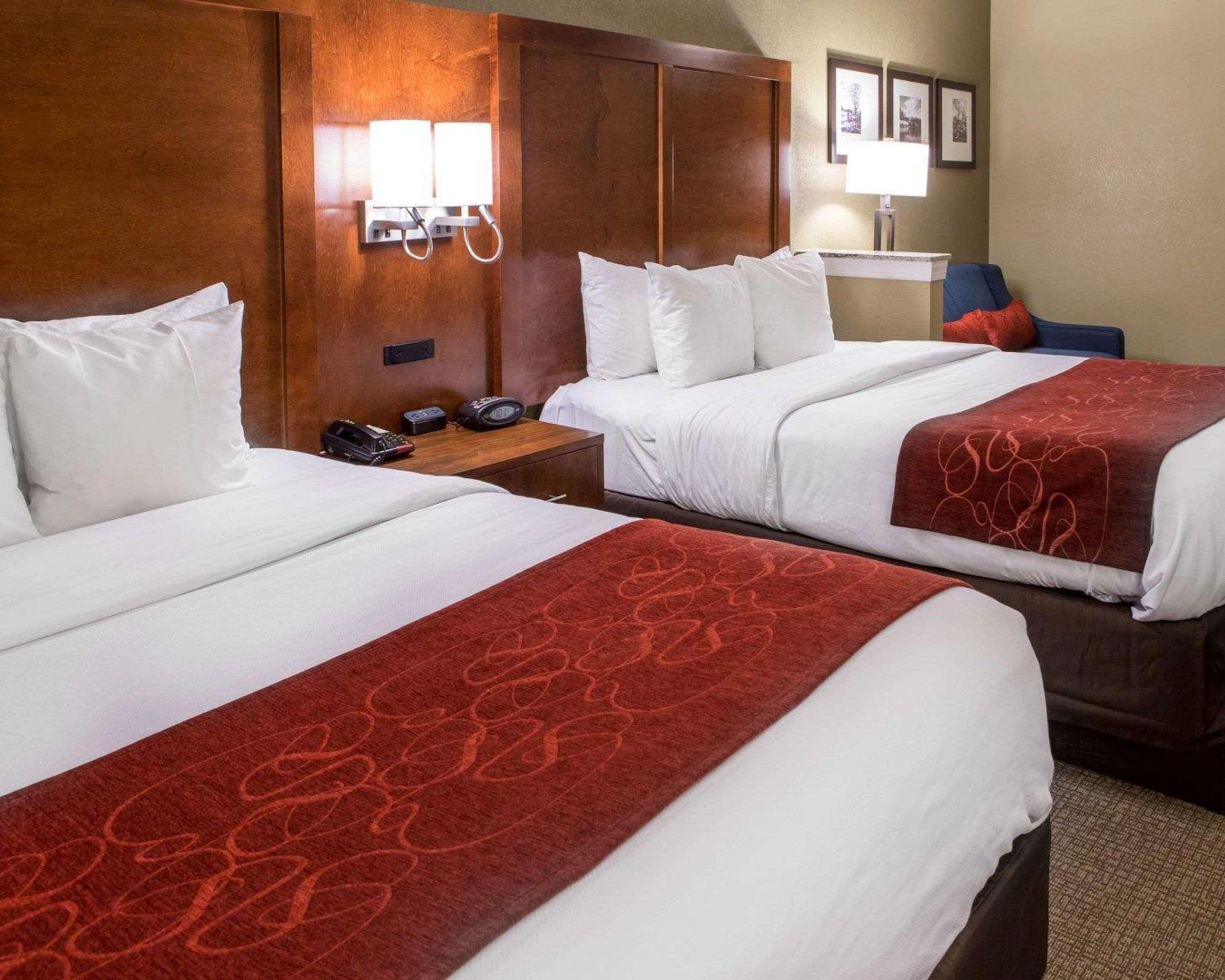 Comfort Suites Newark - Harrison Екстериор снимка