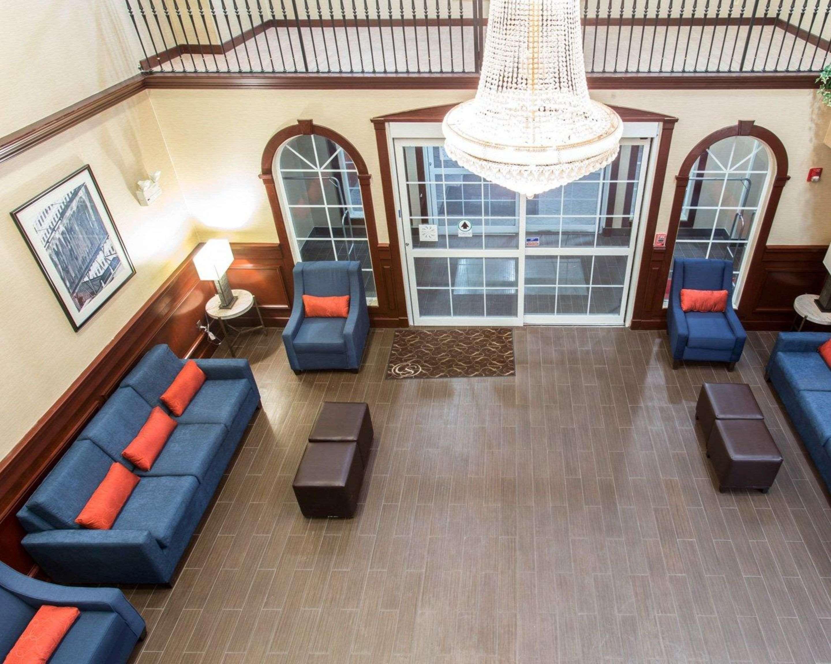 Comfort Suites Newark - Harrison Екстериор снимка