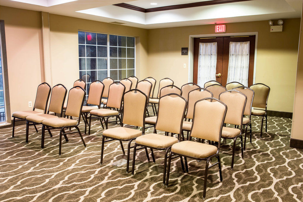 Comfort Suites Newark - Harrison Екстериор снимка