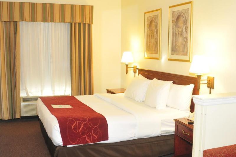 Comfort Suites Newark - Harrison Екстериор снимка